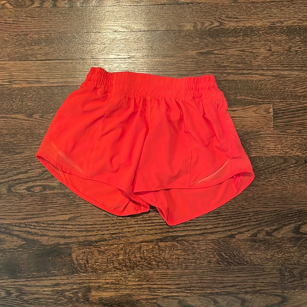 Lululemon Hotty Hot 4” Shorts - size 4, carnation red